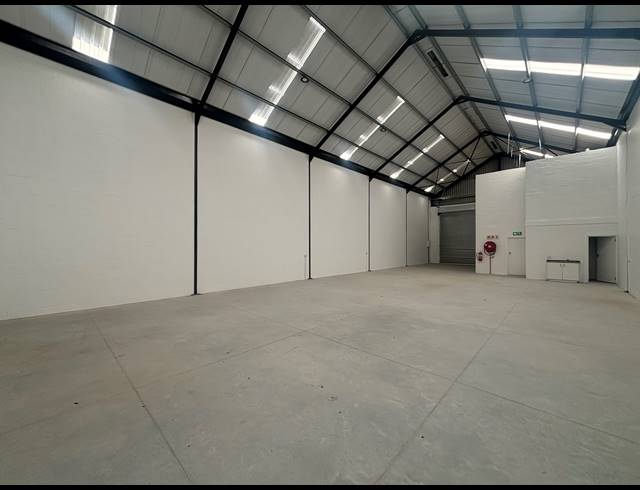 333M² WAREHOUSE TO LET IN FIRGROVE